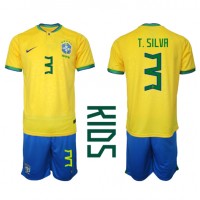 Fotballdrakt Barn Brasil Thiago Silva #3 Hjemmedraktsett VM 2022 Kortermet (+ Korte bukser)